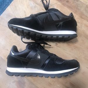 NEW Nike internationalist trainer in Size 7
